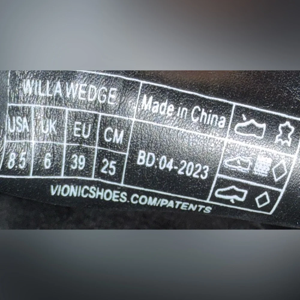 Vionic Willa Wedge Loafers Women’s Size 8.5 Black  Suede